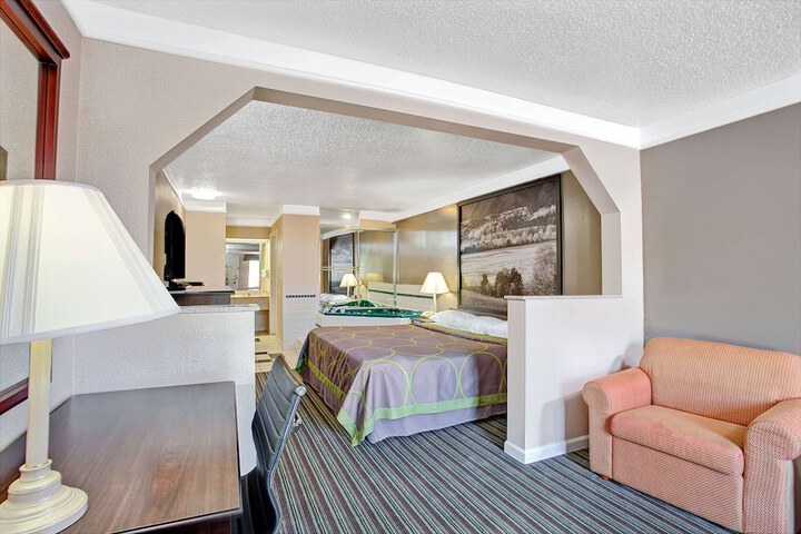 1 King Bed (7 of 15)
