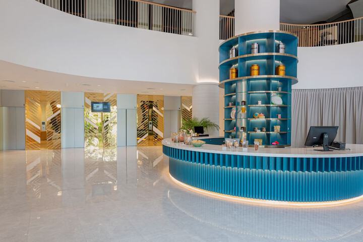 Guest Lobby