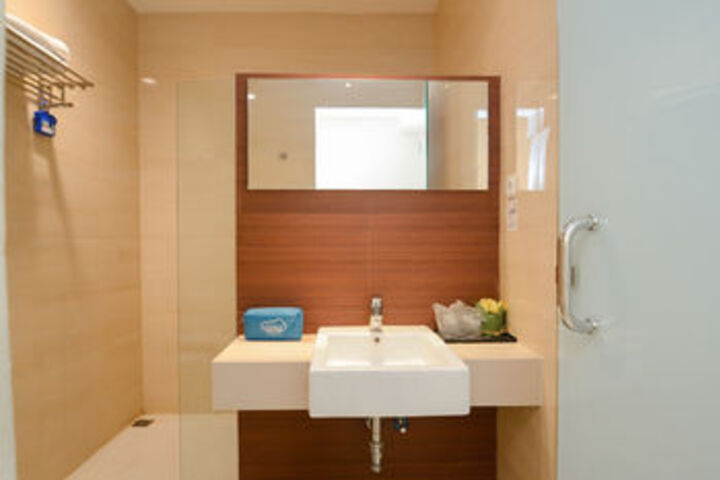 Room 4 of 36