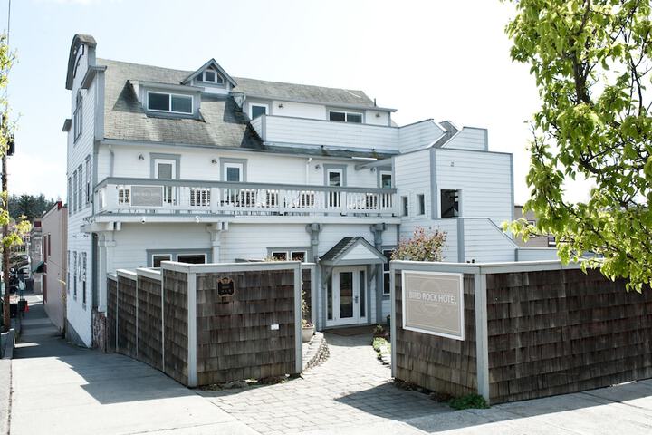 Hotel Exterior 71 of 76