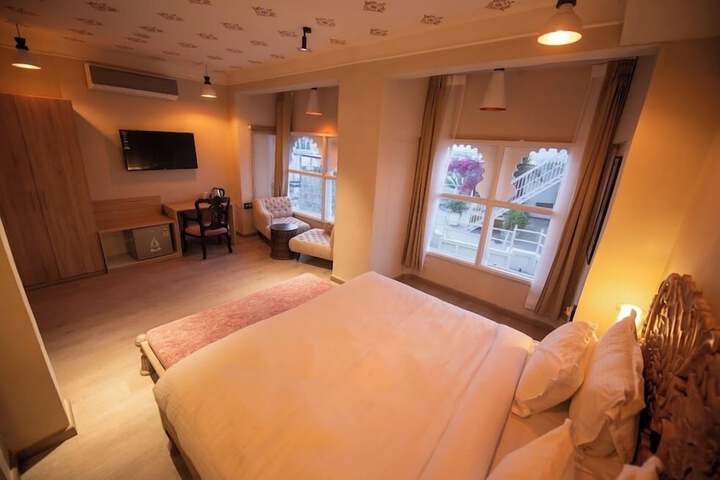 Room 3 of 45