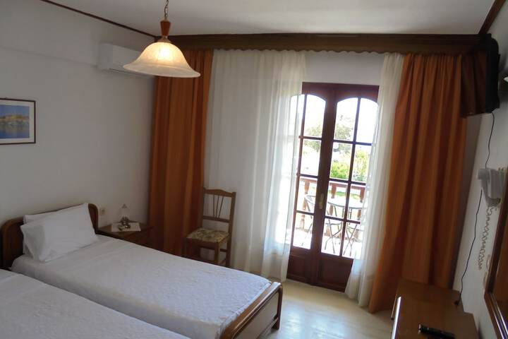 Room 12 of 54