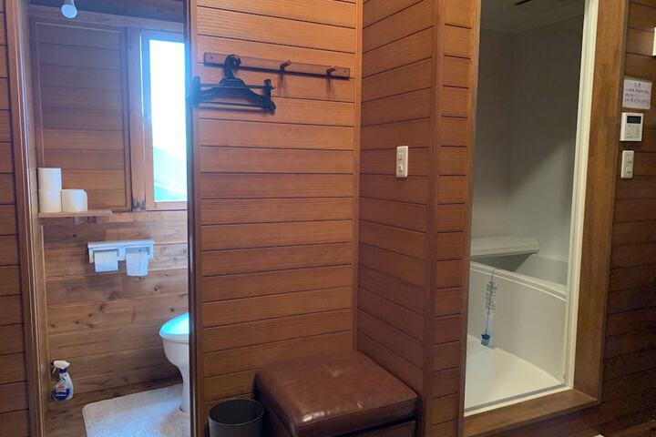 Room 12 of 48