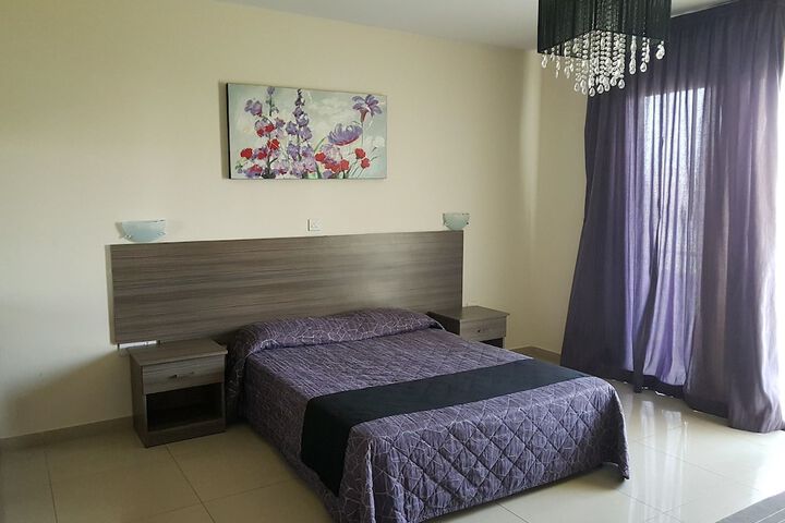 Room 6 of 56