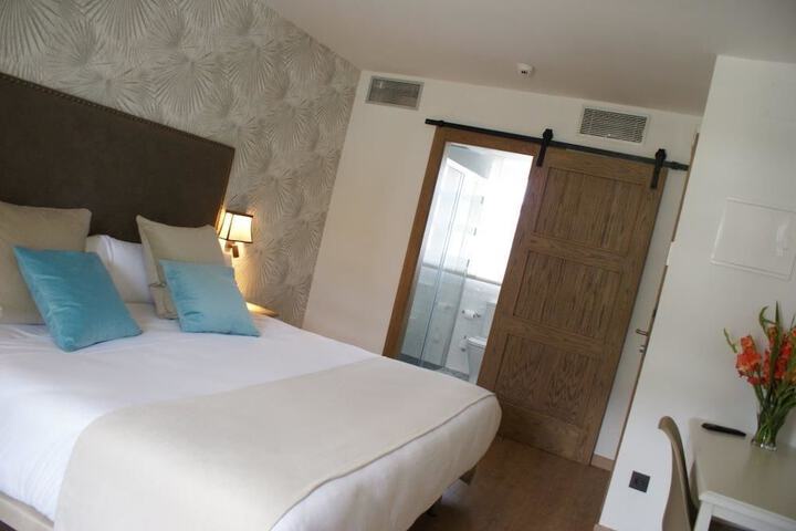Room 6 of 37