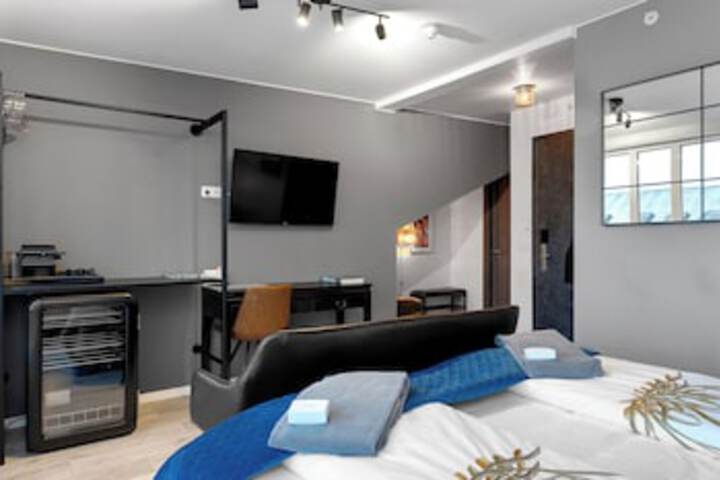 Room 52 of 219