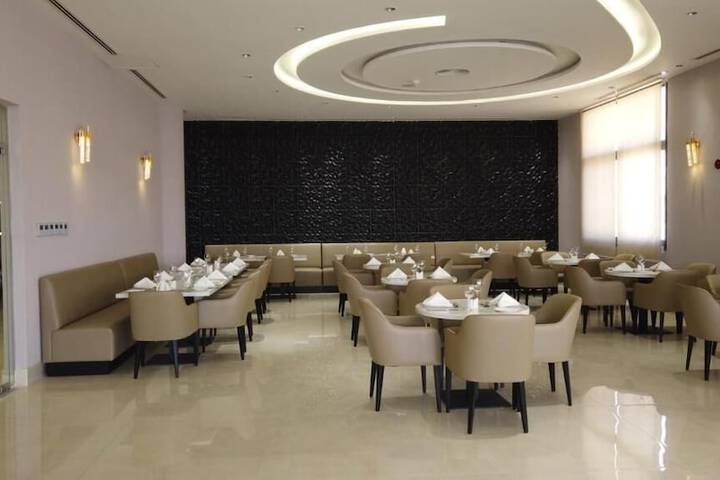 Dining 11 of 14
