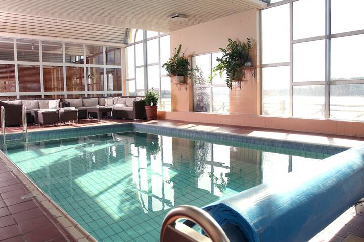 Pools & Facilities
