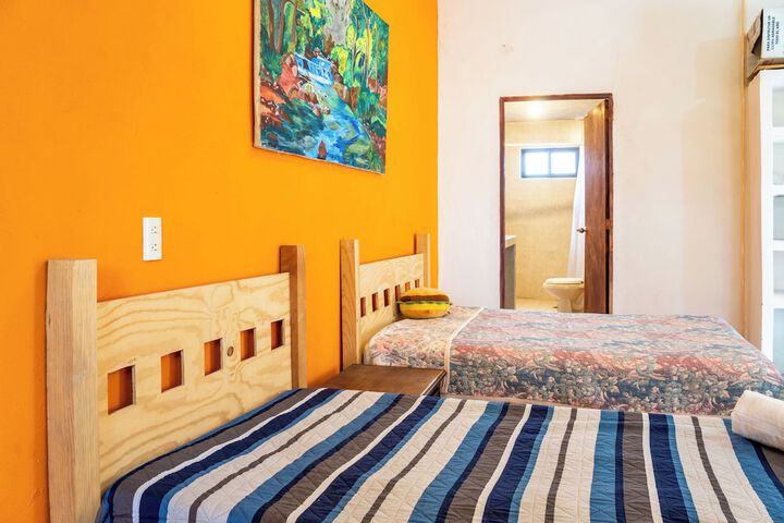 Room 7 of 25