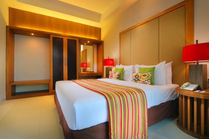 Room 4 of 28