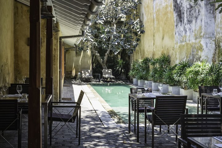 Pool Hotel