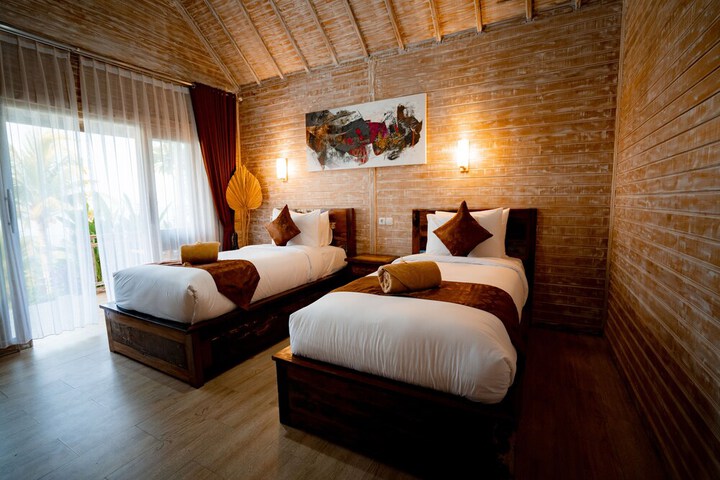 Room 5 of 20