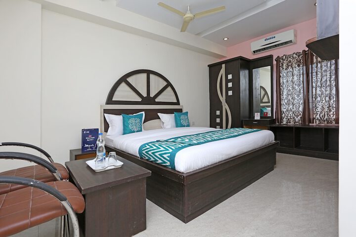 OYO 10188 Hotel DS Grand Inn