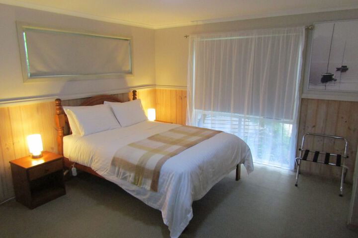 Room 9 of 19