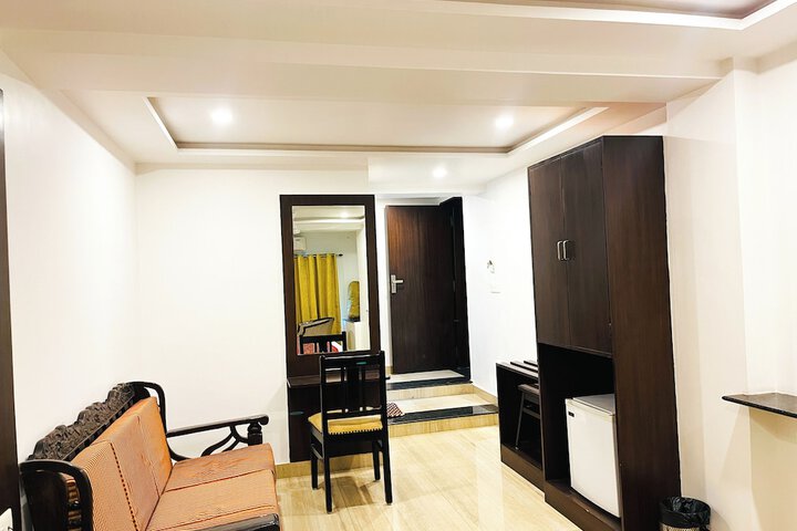 Room 30 of 47