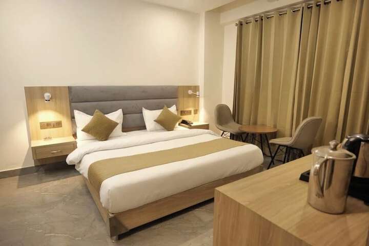 Room 15 of 44