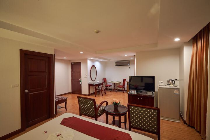 Room 15 of 65