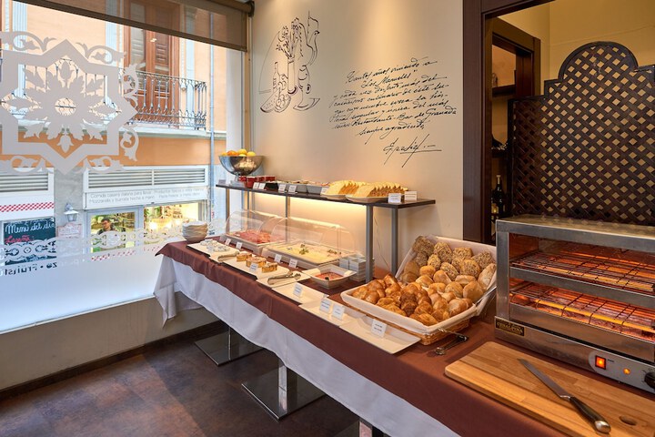 Breakfast/Coffee Service 22 of 37
