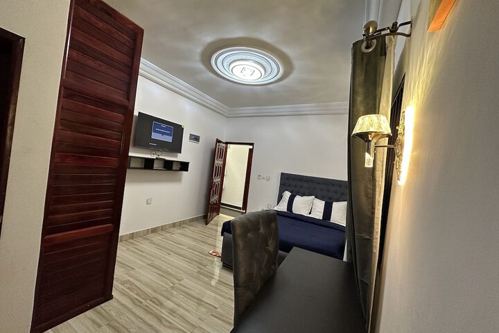 Room 8 of 34