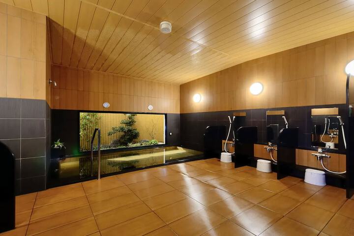 Room 16 of 30