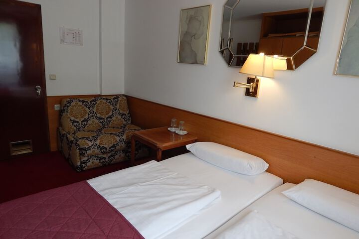 Room 15 of 54