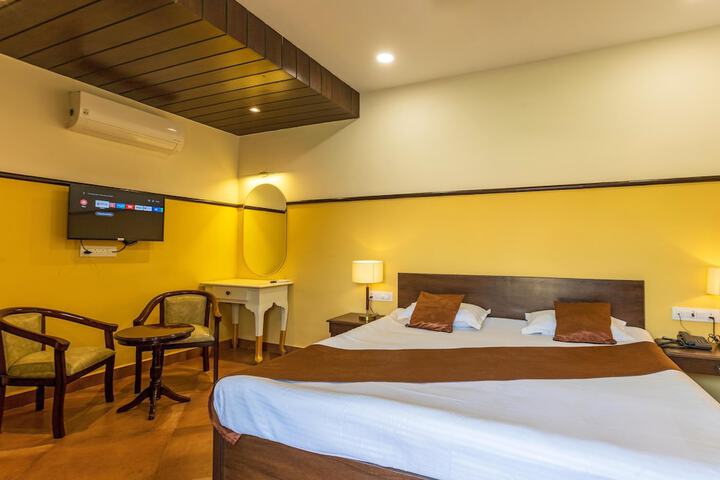 Room 3 of 18