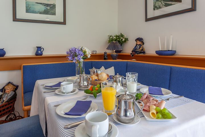 Breakfast/Coffee Service 14 of 21
