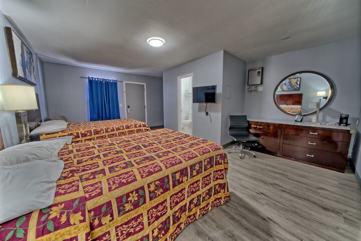 2 Double Beds (3 of 11)