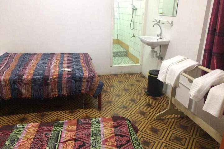 Room 11 of 41