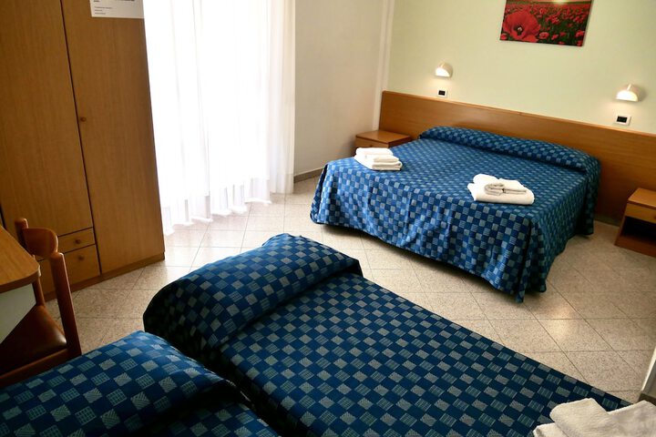 Room 8 of 39