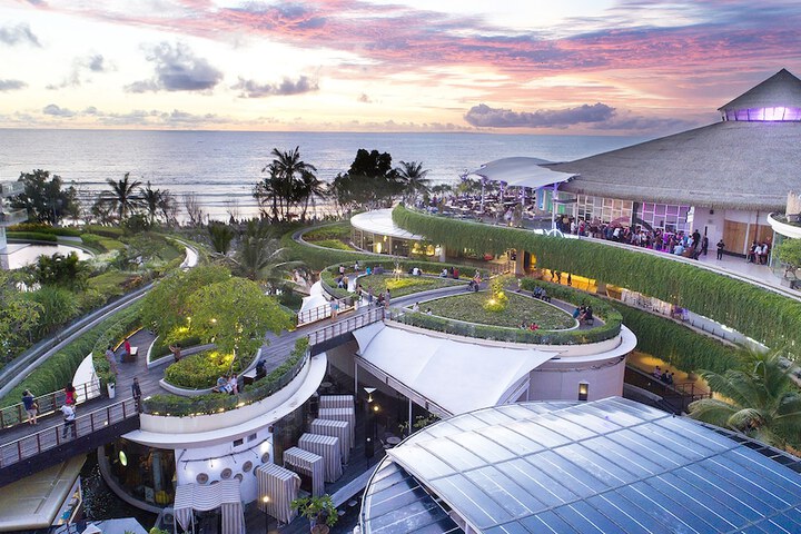 YELLO Hotel Kuta Beachwalk Bali