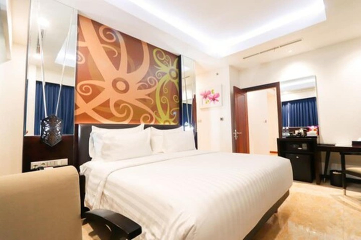Room 7 of 51
