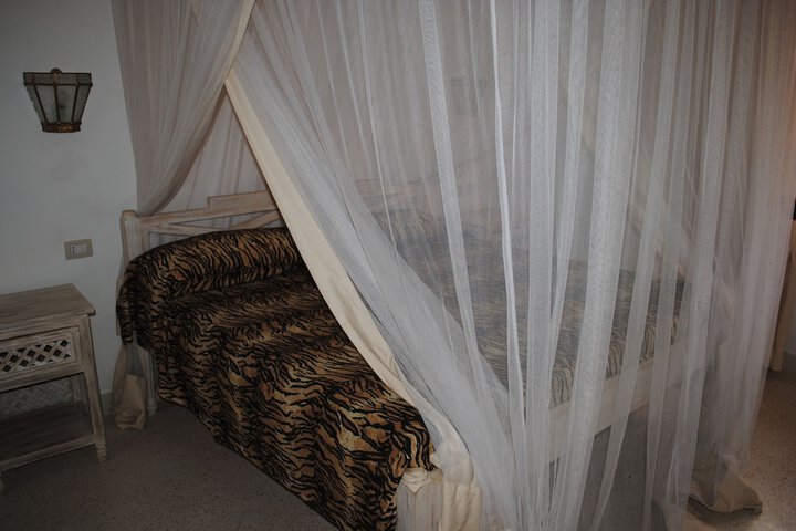 Room 4 of 44