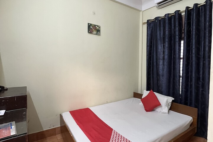 Room 8 of 19