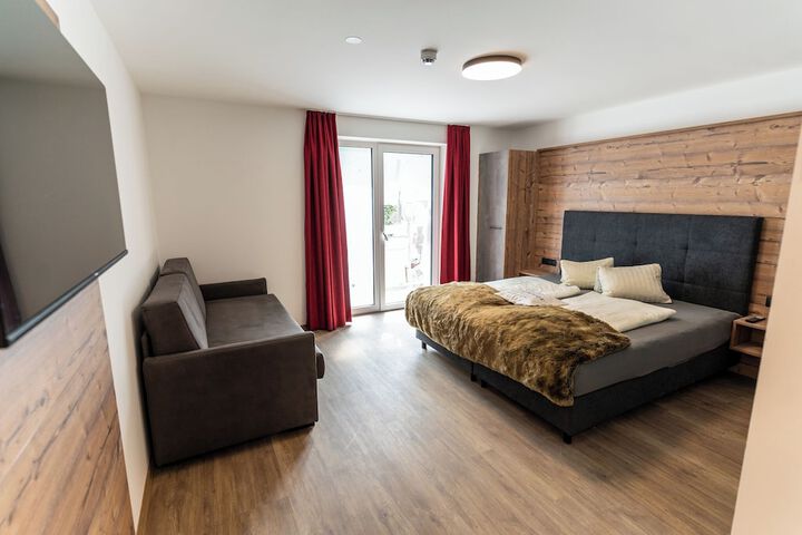 Room 5 of 42