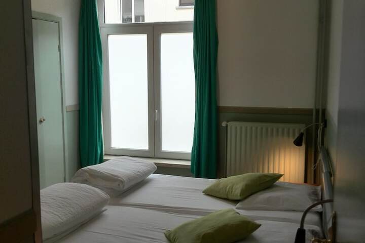 Room 7 of 19