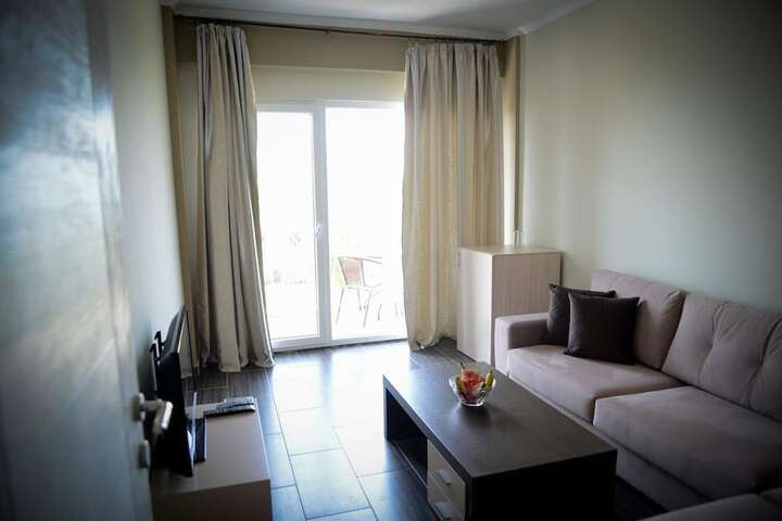 Room 6 of 23