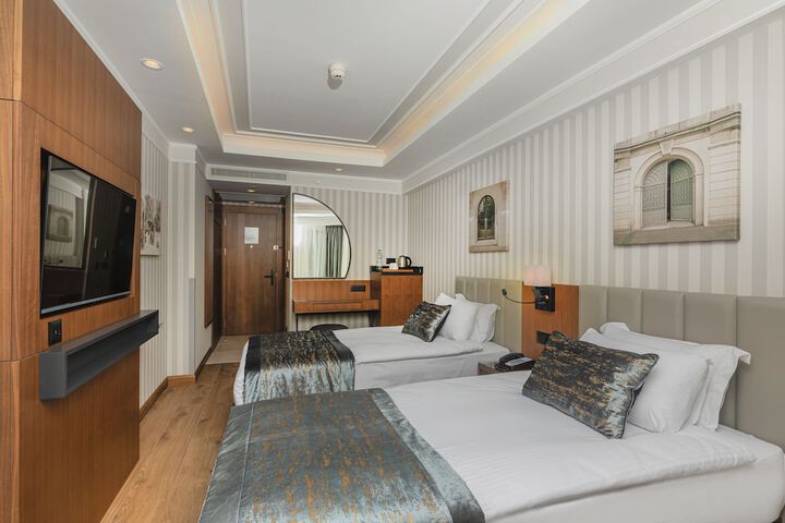 Room 34 of 130