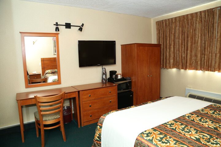 Room 6 of 37