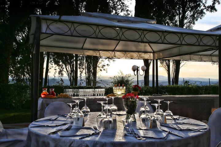 Dining 158 of 185