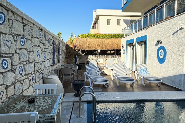 Hotel Exterior 1 of 45