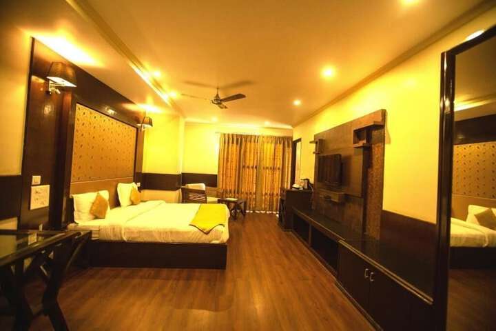 Room 10 of 48