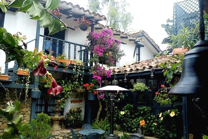 Hotel Exterior 45 of 50
