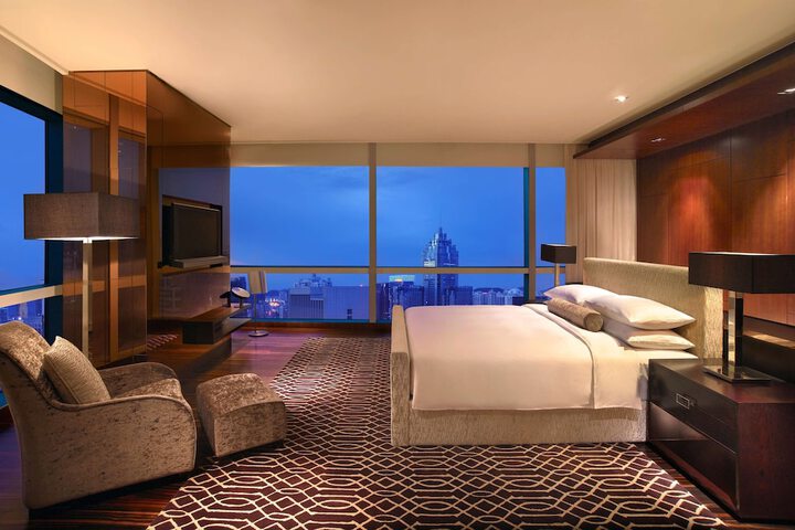 Room 16 of 105