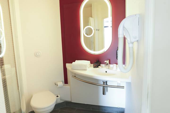 Room 62 of 127