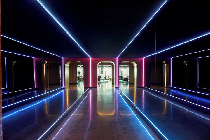 Ballroom/Hall 24 of 25