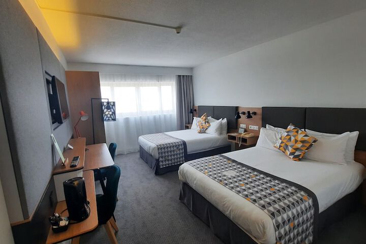 Room 15 of 62
