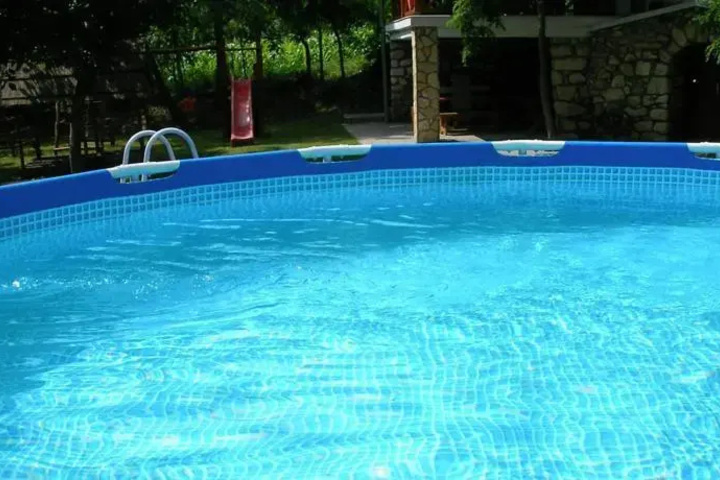 Pool 5 of 8