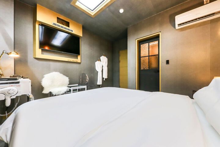 Room 73 of 138