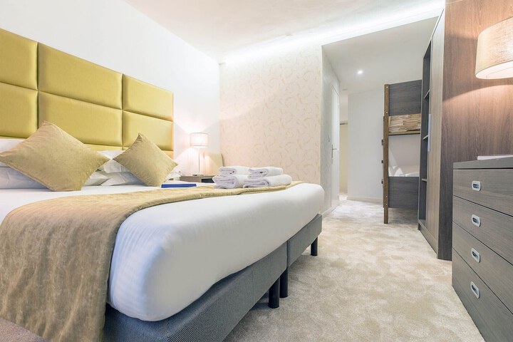 Room 18 of 37